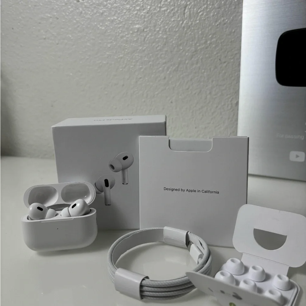 Apple AirPods Pro with MagSafe Case - White